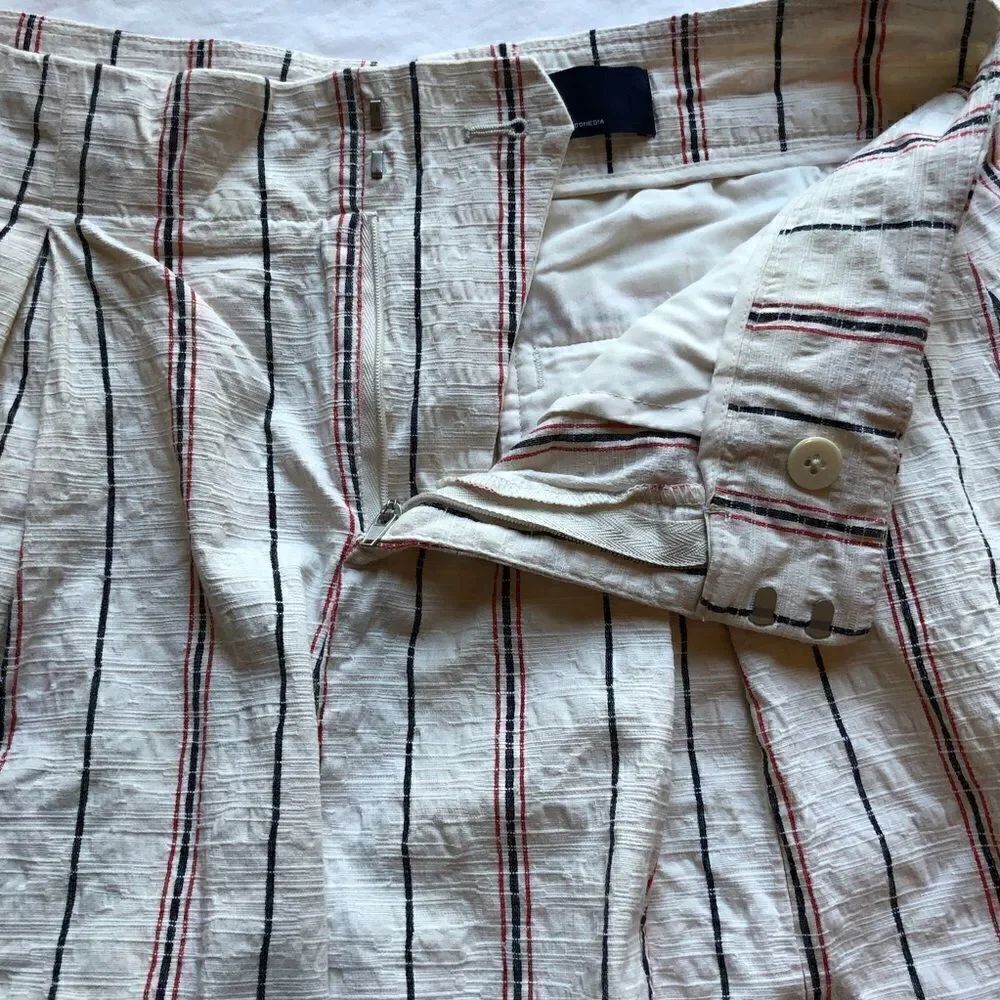 GAP shorts cream with black and red stripe side seam pockets Size 8 - Picture 5 of 7
